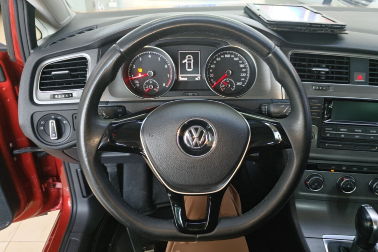Volkswagen Golf 2015 car image #11