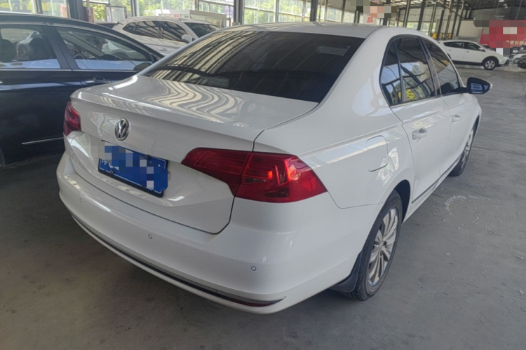 Volkswagen Bora 2016 car image #7
