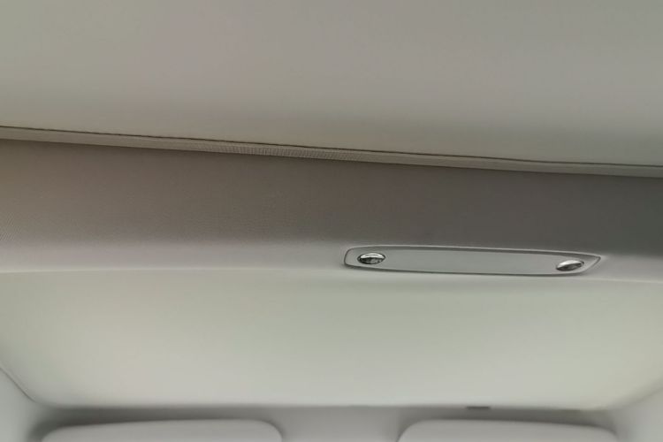 Tesla Model 3 2023 car image #18