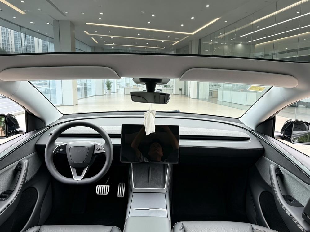 Tesla Model Y 2025 #16 Tesla Model Y 2025 imagen de coche #16