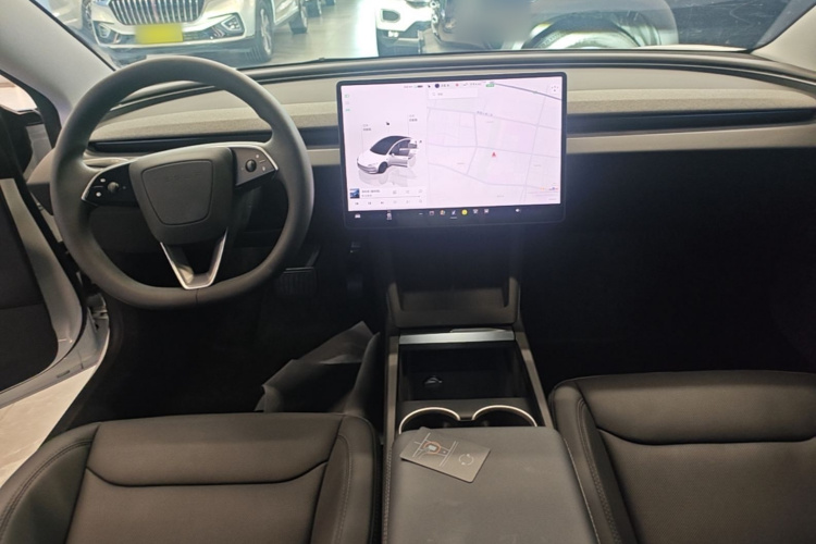 Tesla Model 3 2025 car image #10