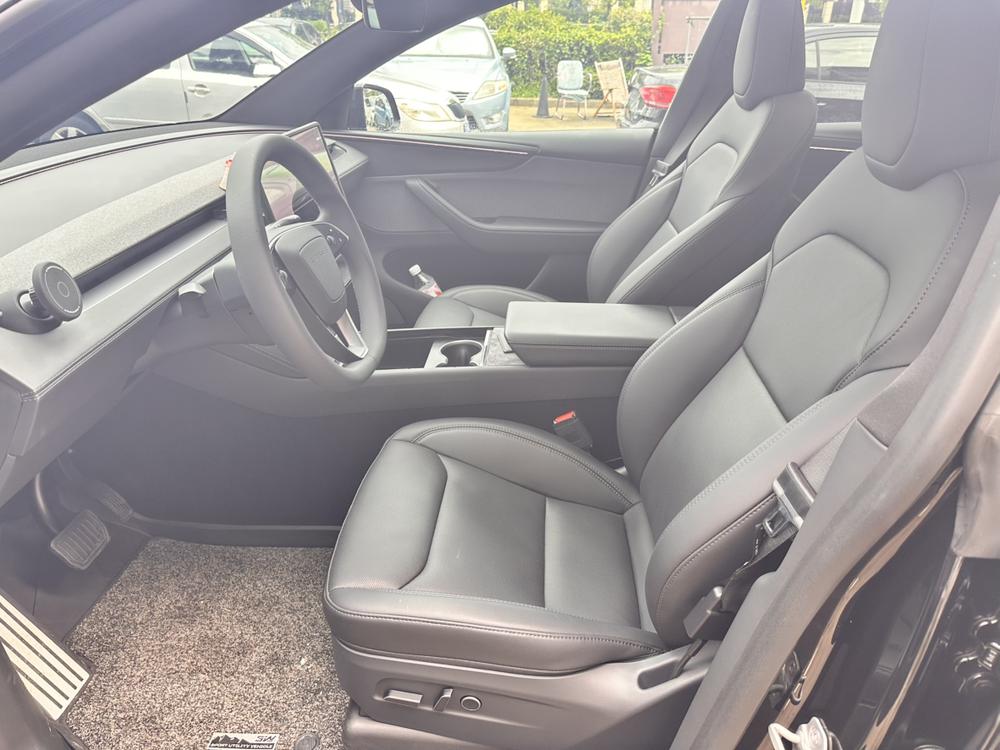 Tesla Model Y 2026 #7 Tesla Model Y 2026 car image #7