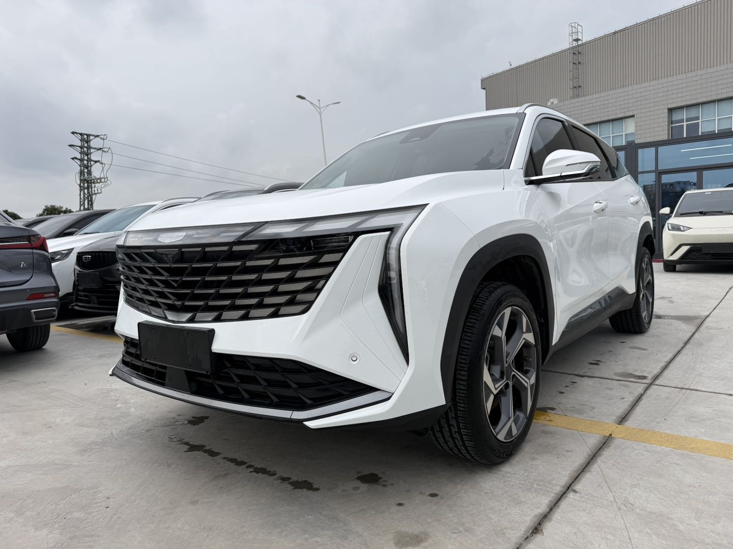 GEELY Boyue L 2024 car image 
