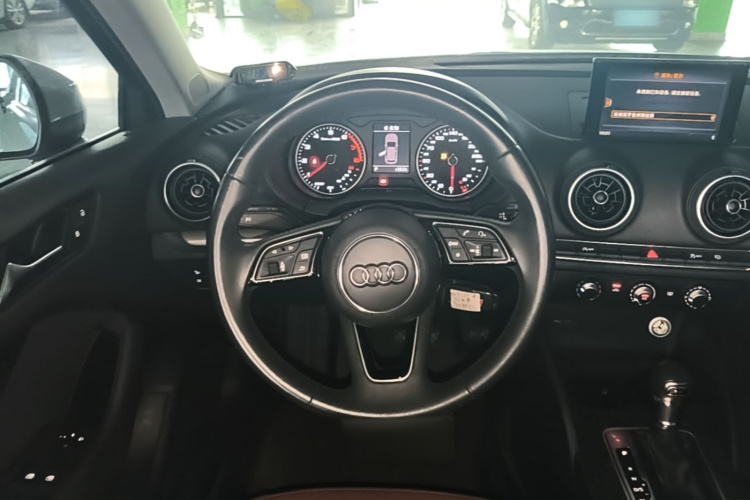 Audi A3 2019 car image #11