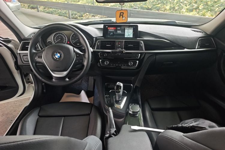 BMW 3 Series 2019 #10 BMW 3 Series 2019 car image #10