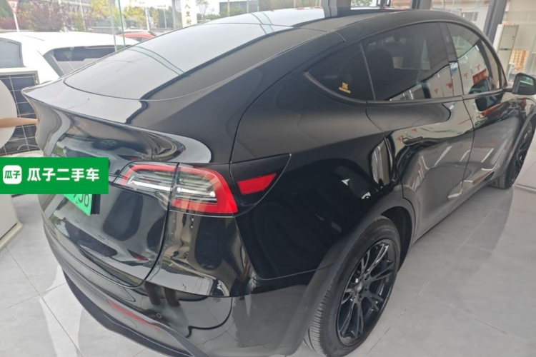 Tesla Model Y 2022 car image #7