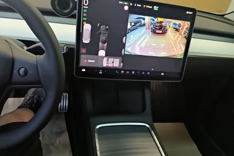 Tesla Model Y 2023 #13 Tesla Model Y 2023 car image #13