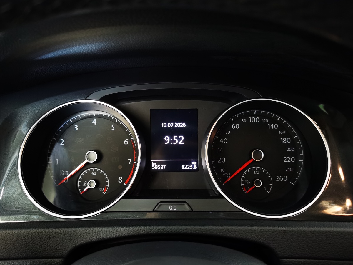 Volkswagen Golf 2020 car image #7
