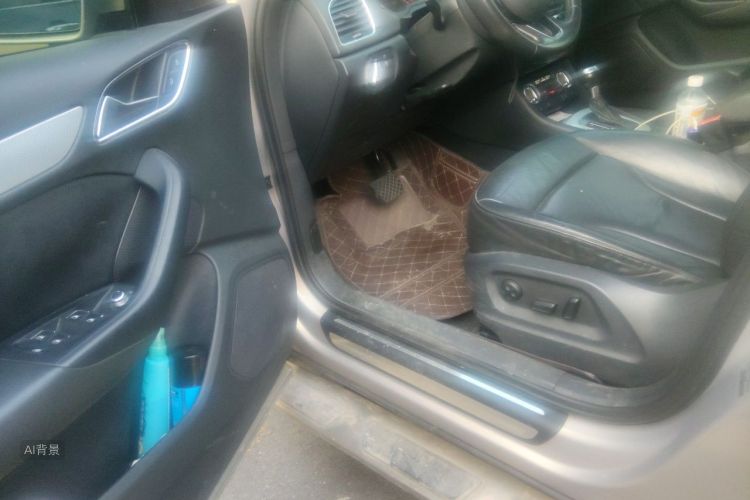 Audi Q3 2014 car image #18
