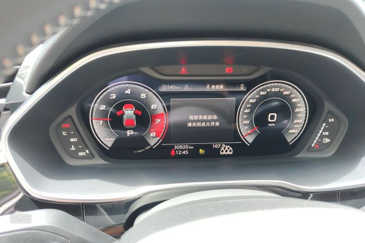 Audi Q3 2022 car image #13