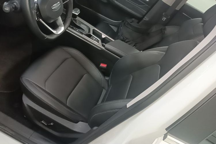 GEELY Emgrand 2025 #19 GEELY Emgrand 2025 car image #19
