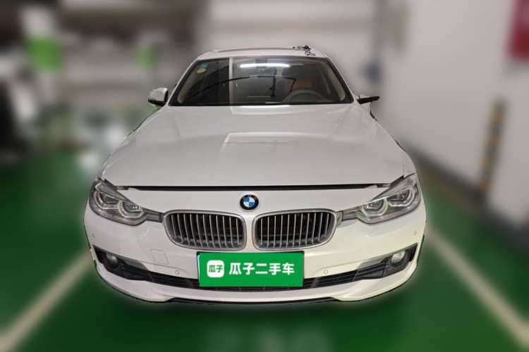 BMW 3 Series 2018 #3 BMW 3 Series 2018 car image #3