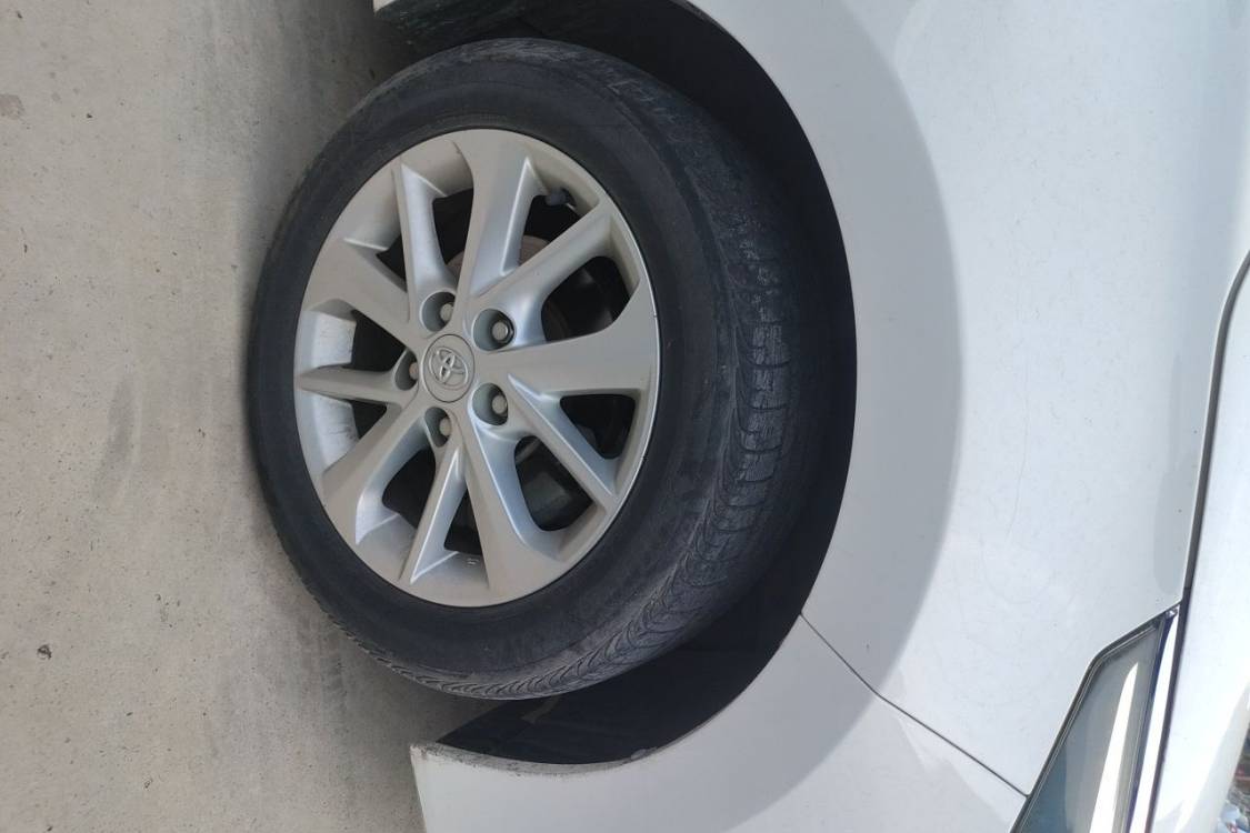 Toyota Corolla 2015 car image #9