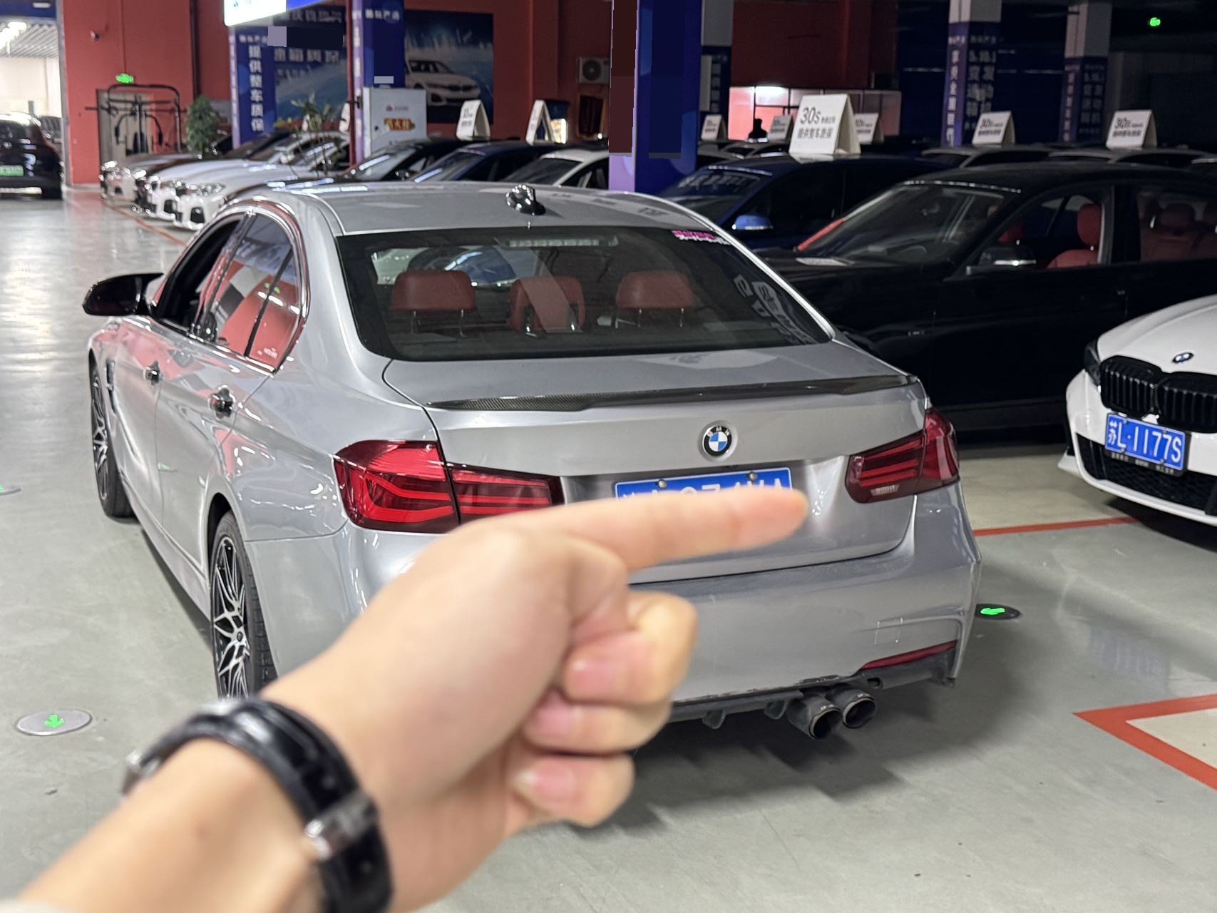 BMW 3 Series 2018 immagine di auto #2