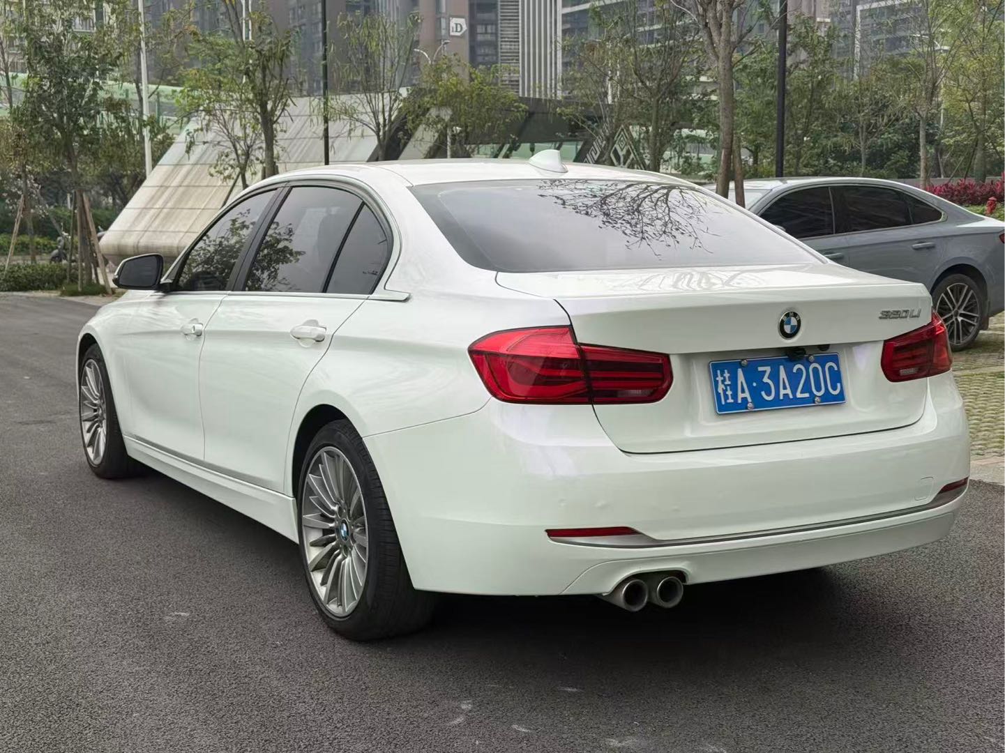 BMW 3 Series 2018 #10 BMW 3 Series 2018 car image #10