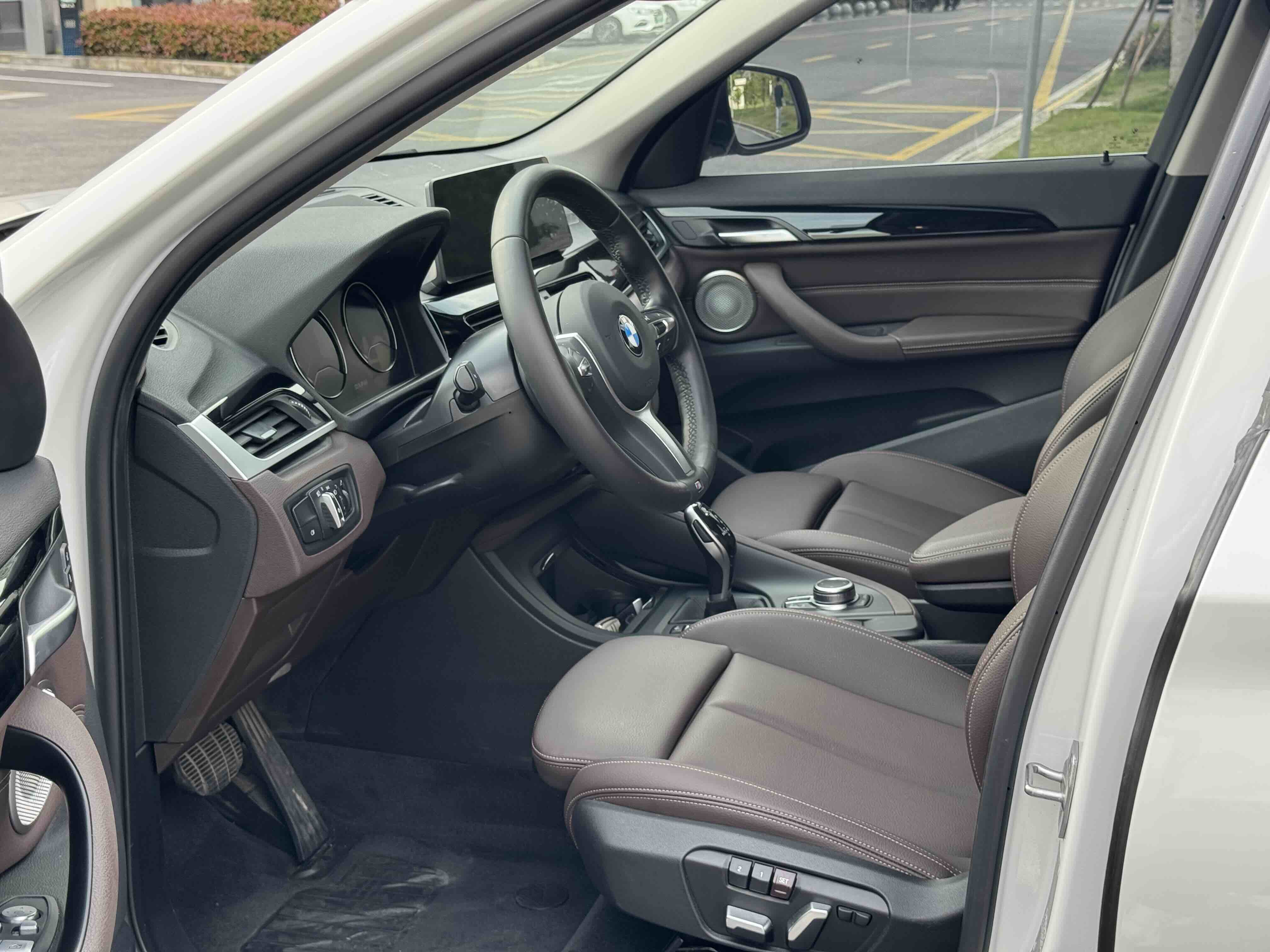 2022 immagine di auto #6
