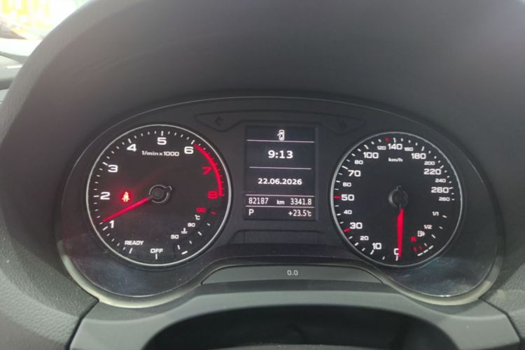 Audi A3 2019 car image #12