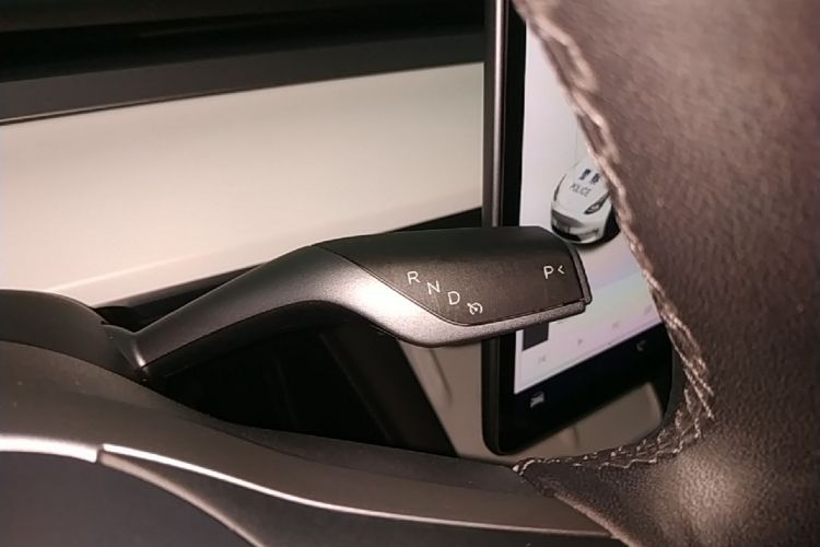 Tesla Model Y 2021 #14 Tesla Model Y 2021 car image #14
