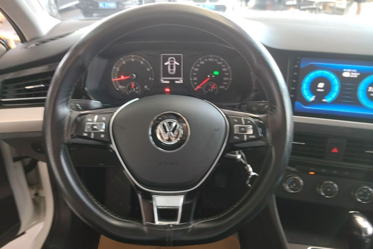Volkswagen Bora 2019 car image #11