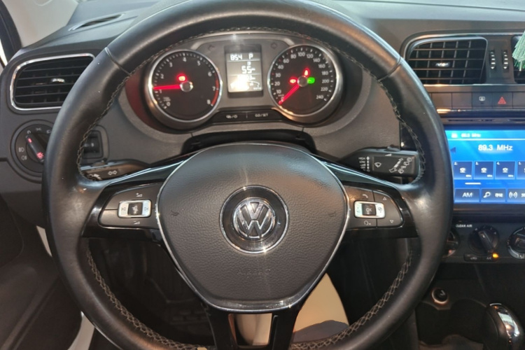 Volkswagen Polo 2017 #15 Volkswagen Polo 2017 car image #15