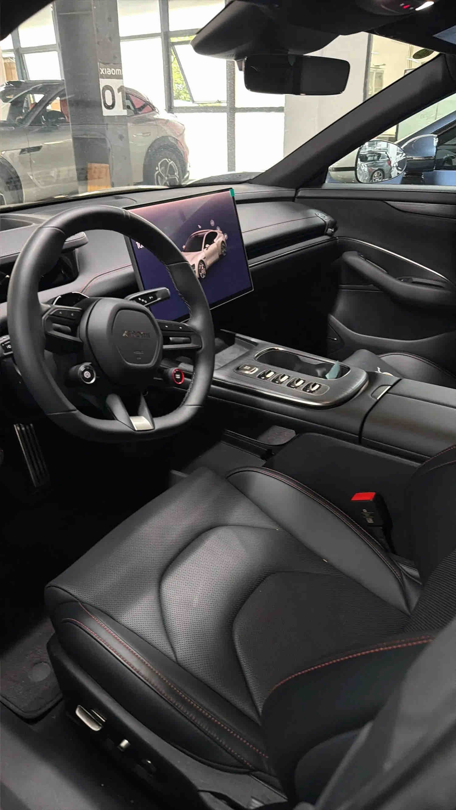 2024 #2 2024 immagine di auto #2