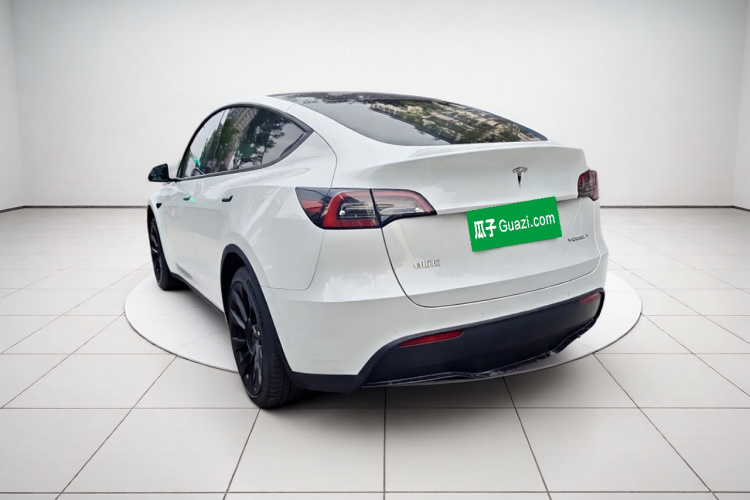 Tesla Model Y 2022 #5 Tesla Model Y 2022 car image #5