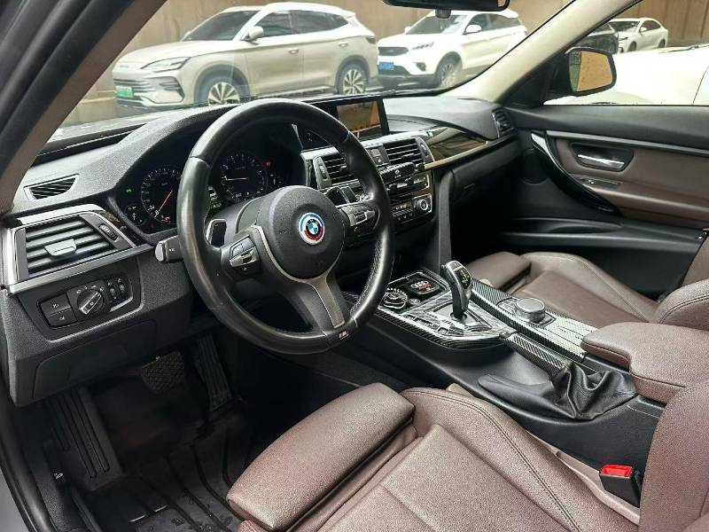 BMW 3 Series 2018 #5 BMW 3 Series 2018 car image #5