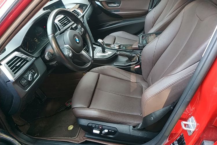 BMW 3 Series 2018 #19 BMW 3 Series 2018 car image #19