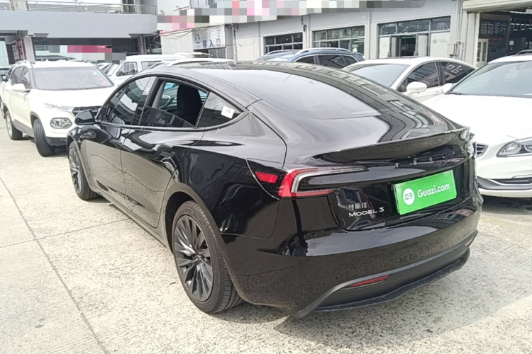Tesla Model 3 2025 car image #5
