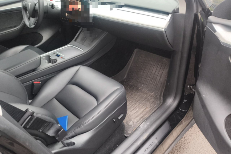 Tesla Model Y 2023 #27 Tesla Model Y 2023 car image #27