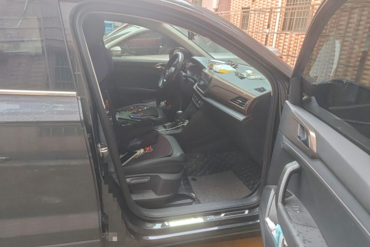 Volkswagen Tharu 2020 car image #21