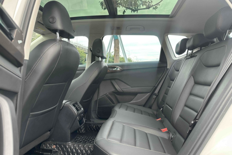 Volkswagen Tharu 2021 immagine di auto #13