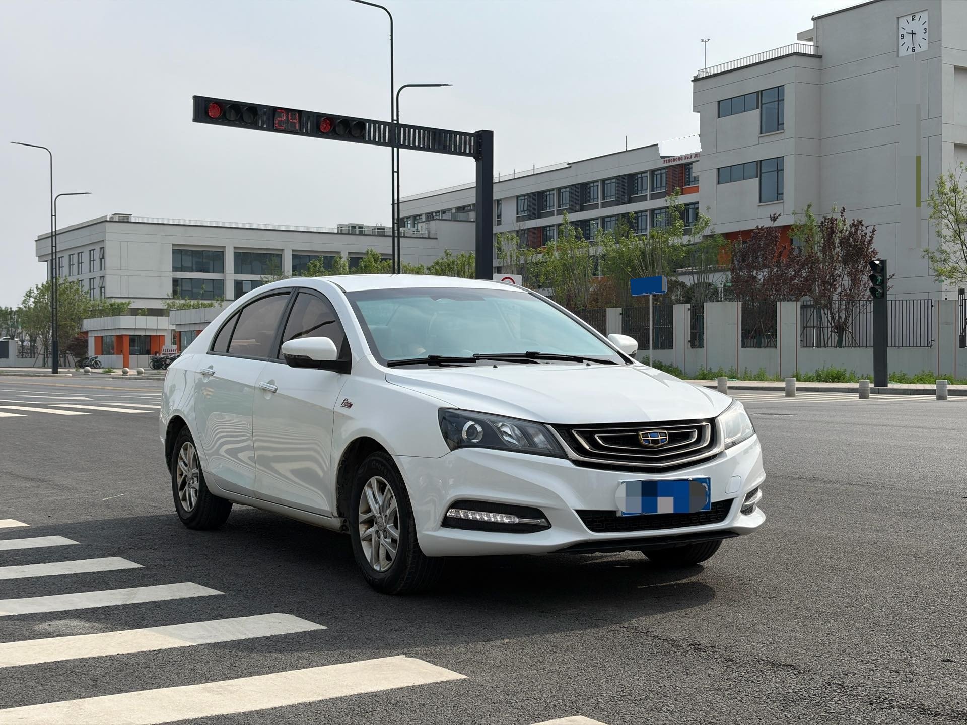 GEELY Emgrand 2017 صورة سيارة #2