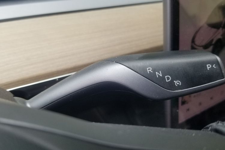 Tesla Model Y 2021 #14 Tesla Model Y 2021 car image #14
