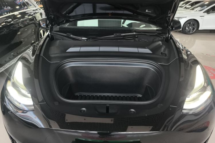 Tesla Model Y 2024 #20 Tesla Model Y 2024 car image #20