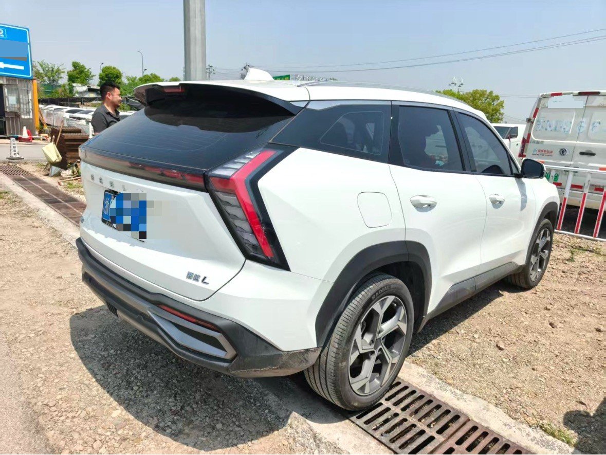 GEELY Boyue L 2025 car image #2