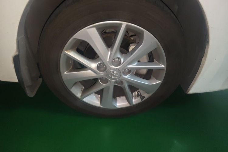 Toyota Corolla 2015 immagine di auto #9