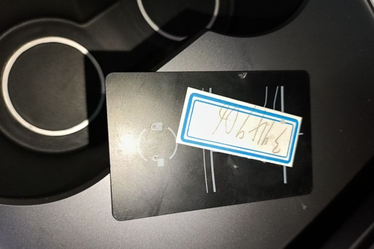 Tesla Model Y 2022 car image #9