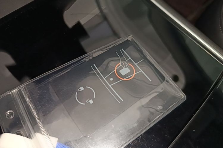 Tesla Model 3 2020 car image #9