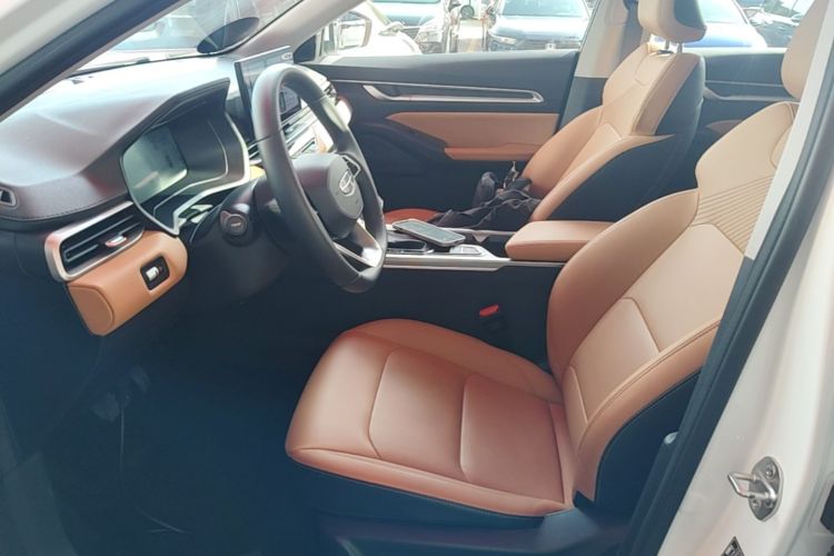 GEELY Emgrand 2024 car image #15