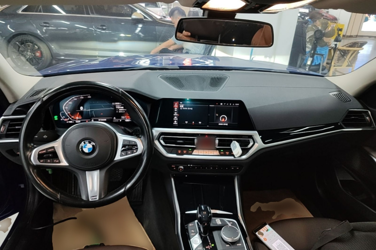 BMW 3 Series 2021 car image #15