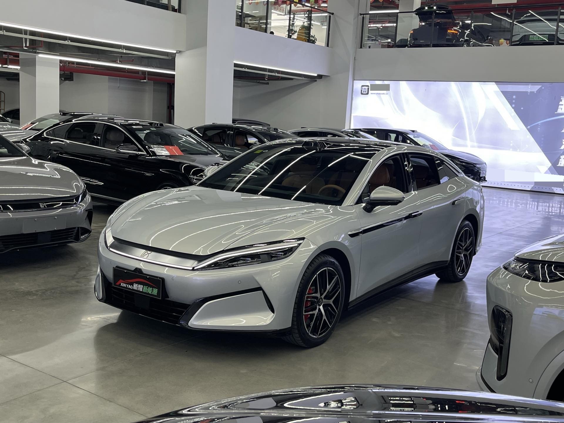 BYD HanL 2025 BYD HanL 2025 car image