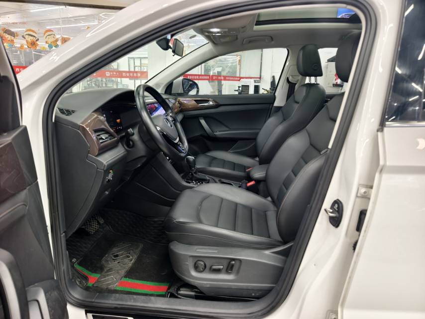 2023 car image #4