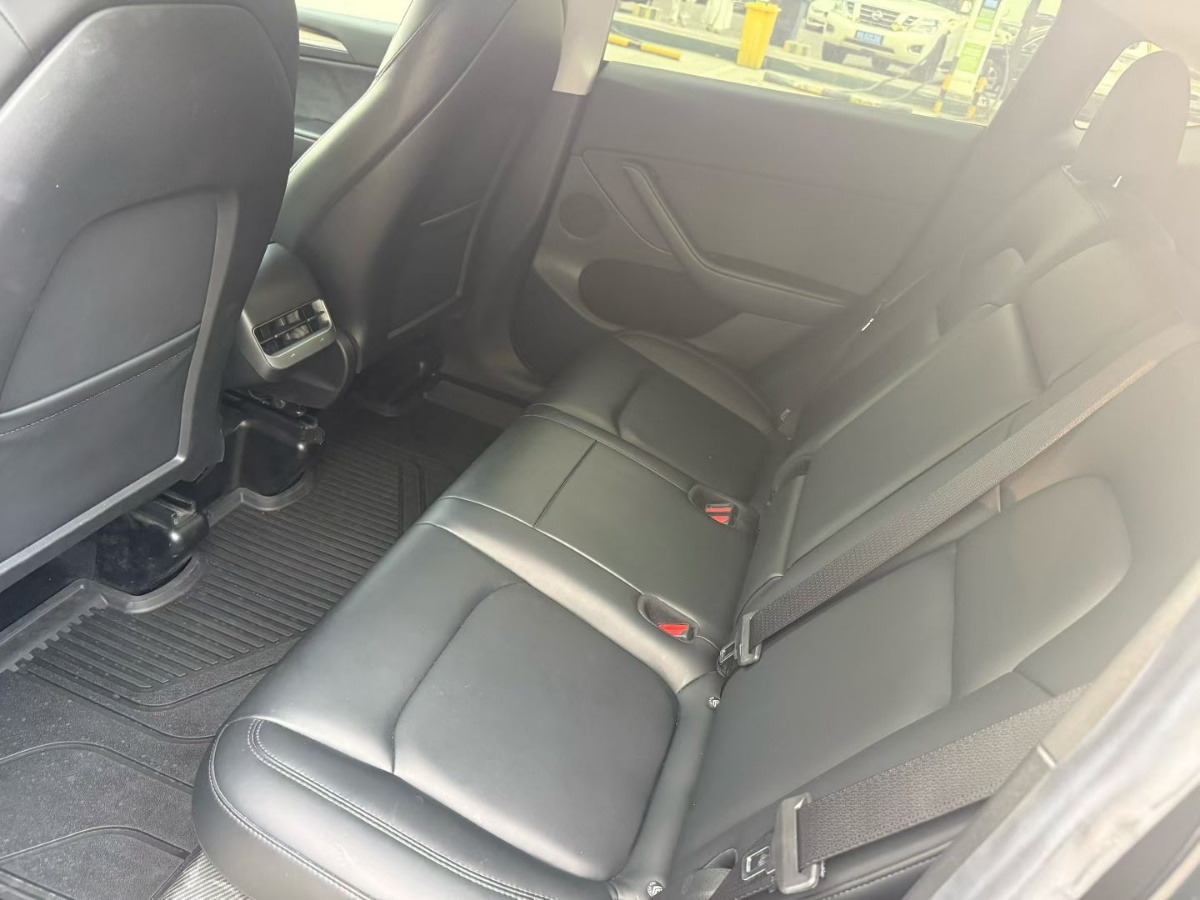 Tesla Model Y 2022 #8 Tesla Model Y 2022 car image #8