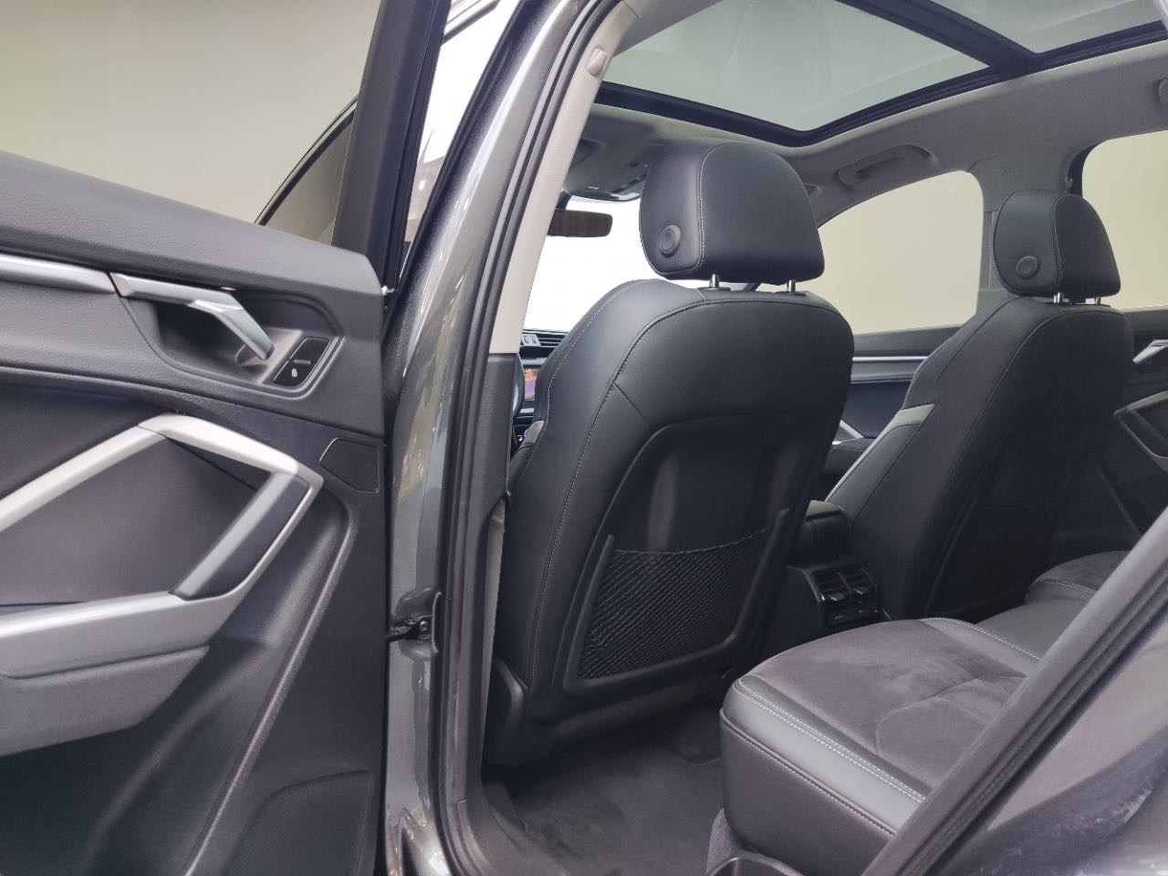Audi Q3 2022 car image #8