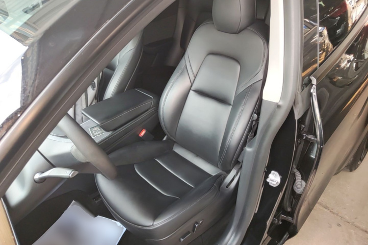Tesla Model Y 2022 car image #15