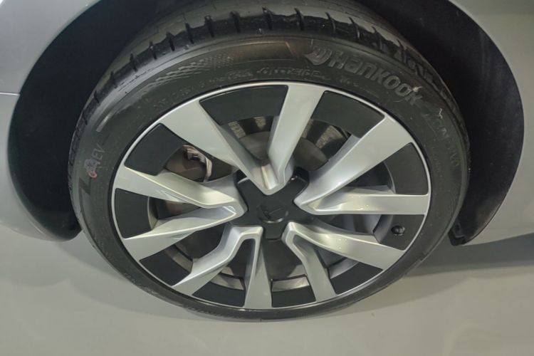 Tesla Model 3 2025 #10 Tesla Model 3 2025 car image #10