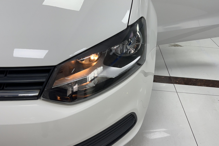 Volkswagen Polo 2018 car image #22