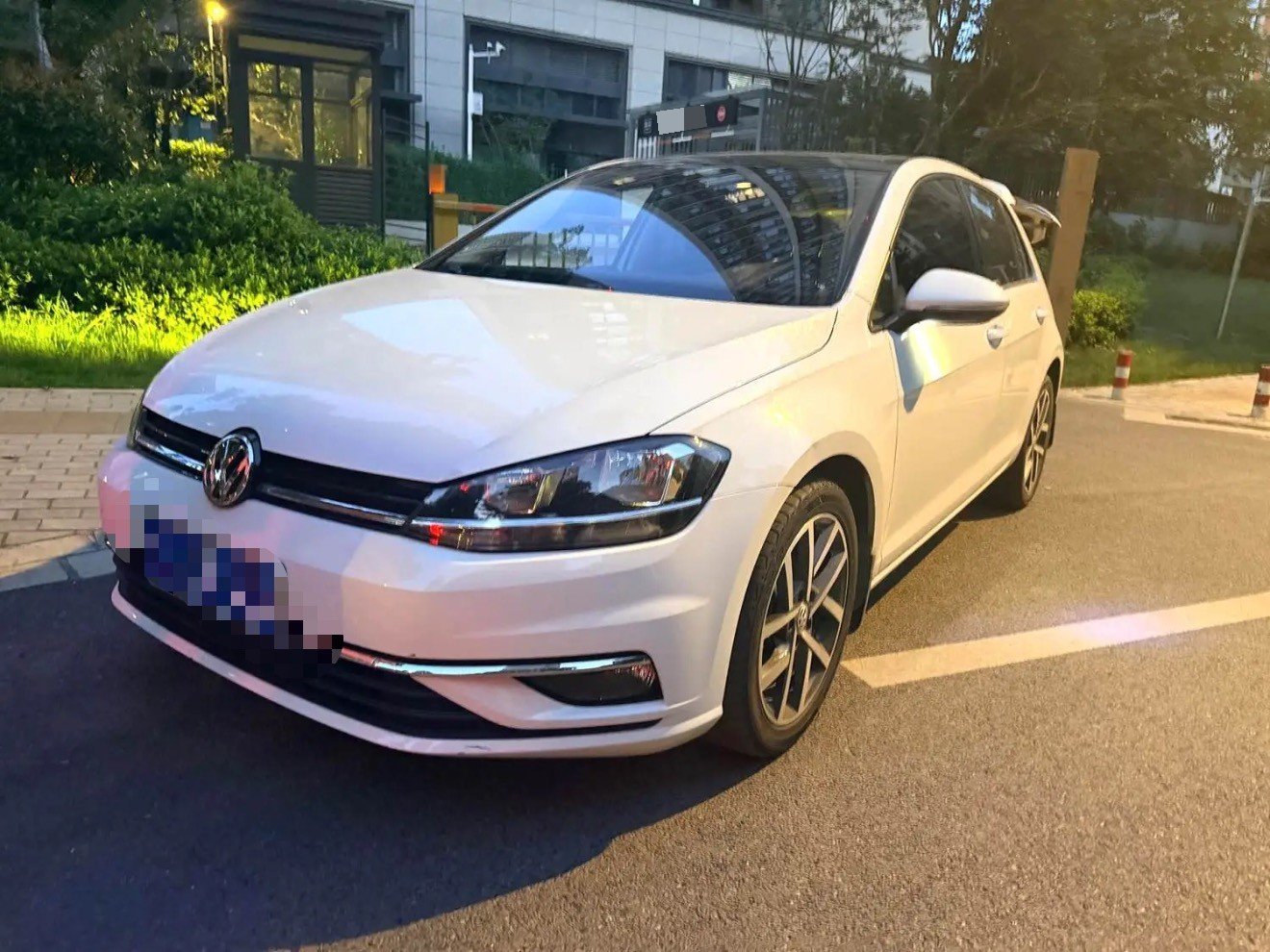 2020 immagine di auto 