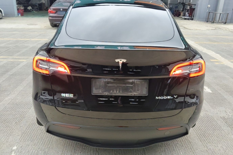 Tesla Model Y 2022 #6 Tesla Model Y 2022 immagine di auto #6